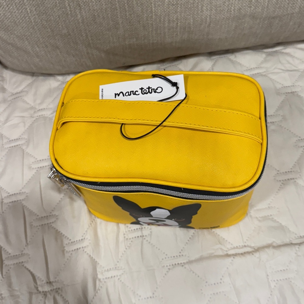 NWT Marc Tetro Black dog yellow Beauty Bag - Picture 2 of 4